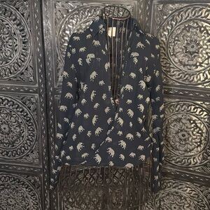 Japna XS cute top. in great condition. Dark blue.